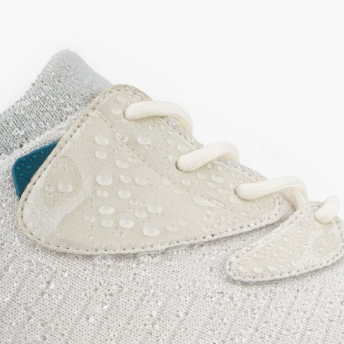 EverydayMove-HorizonCream-DetailShot-Water-Mid.jpg