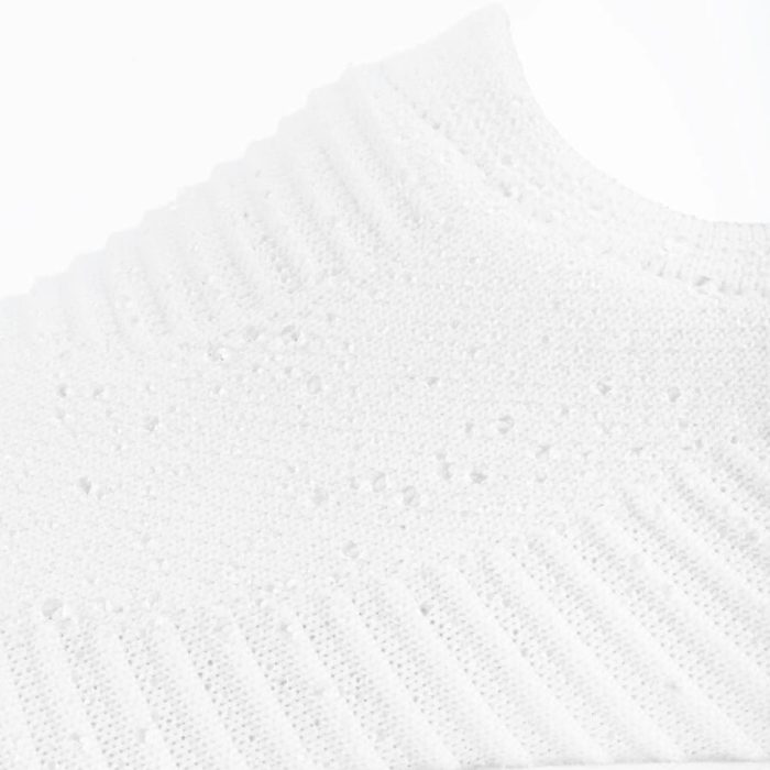 EverydayMoveSlipOn-White-DetailShot-Water-Mid.jpg