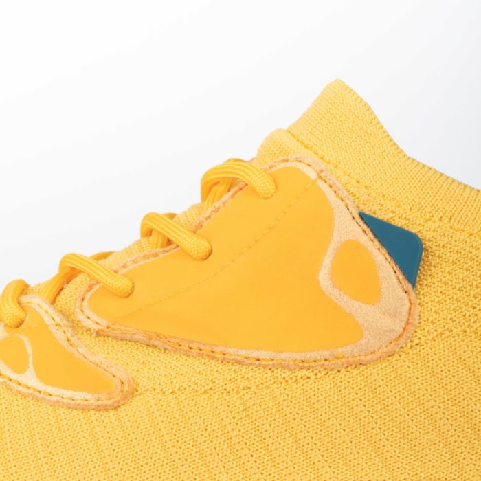 EverydayMove_HoneyYellow_DetailShots_Dry_Mid1_a40caf87-da41-4784-8be1-6b6c330bbe8e.jpg