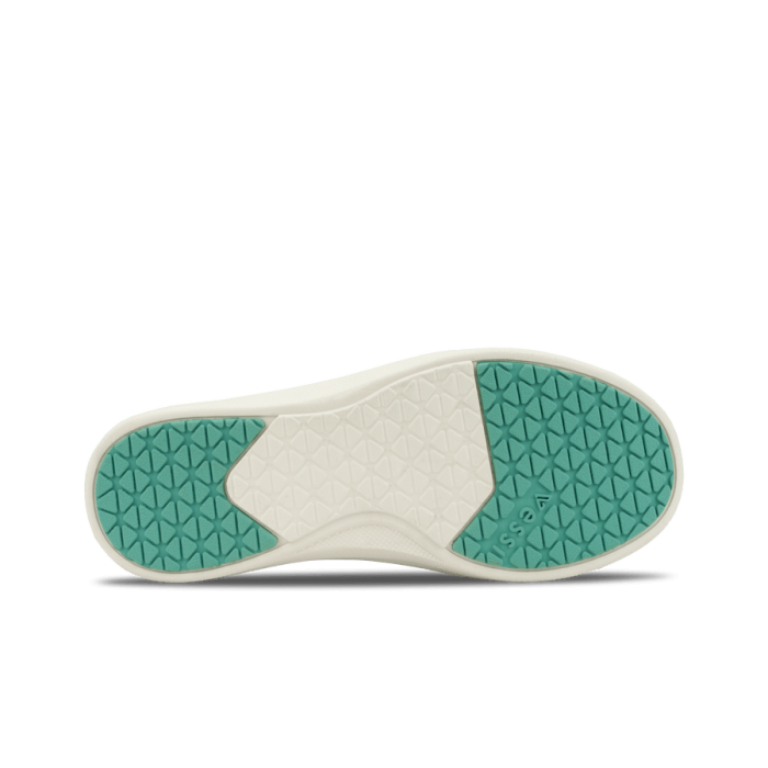 KidsChelseaBoot-Awe_Mist-Sole-Transparent.png