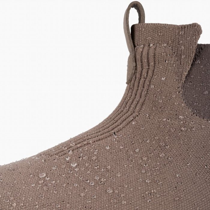Optimized_Square_WeekendChelseaBoots-SiltBrown-DetailShot-Water-Mid_22f85881-8614-4b46-ae2b-7c5959a86803.jpg