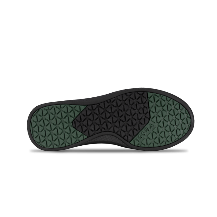 Optimized_WeekendChelseaBoot-SpruceGreenOnBlack-Sole-Transparent-WithShadow_ffb63a0c-86ae-4bb6-a08a-36bdfe674817.png