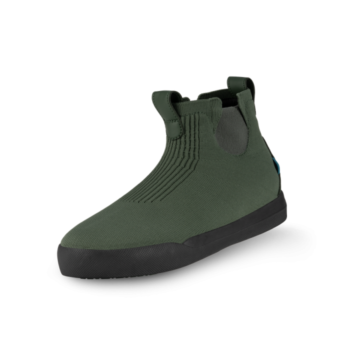 Optimized_WeekendChelseaBoots-SpruceGreenOnBlack-3_4Shot-Transparent-WithShadow_cae46109-b4e6-4a15-991b-35fd182b8277.png