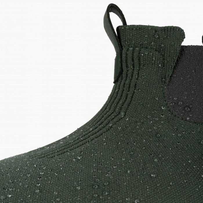 Optimized_square_WeekendChelseaBoots-SpruceGreen-DetailShot-Water-Mid_1c326ad3-d8d3-4c1f-bd4b-a623d6d28c0a.jpg