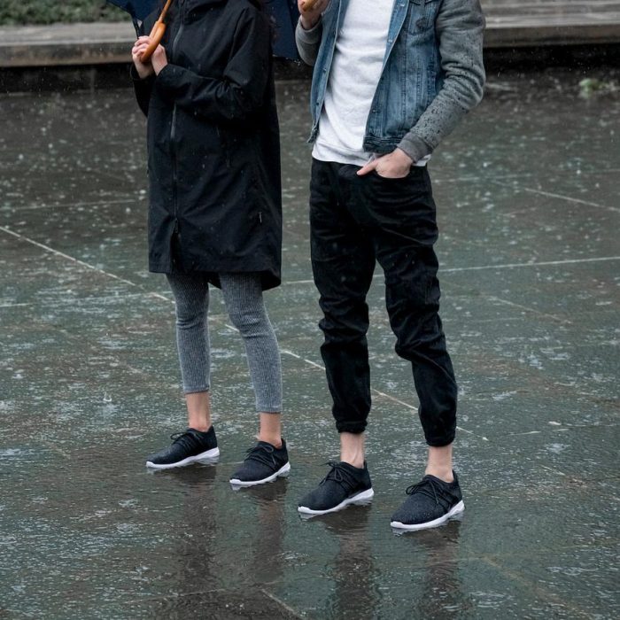 PDP-storm-black-lifestyle_900x_260d356d-7c59-478b-851c-a51934f0c0e8.jpg