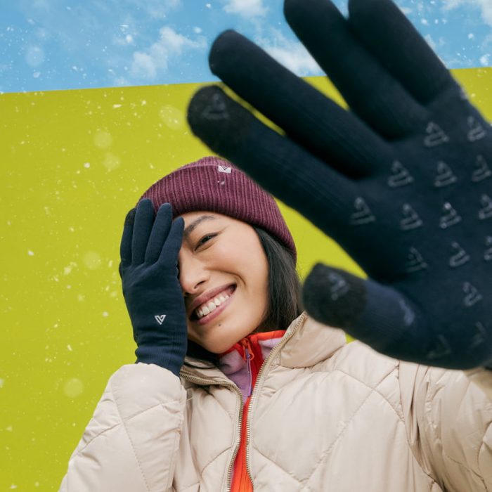 Season4_2024_Forecast_Gloves_e4499326-fc85-455e-a5f5-a3bceaf646a8.jpg