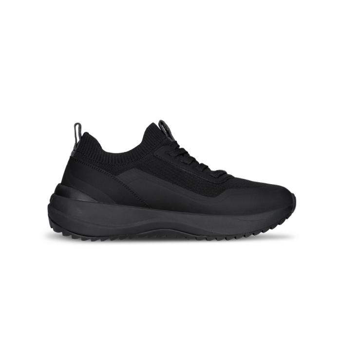 Updated_StormburstLow-Black-RightSideView-Transparent-WithShadow.png