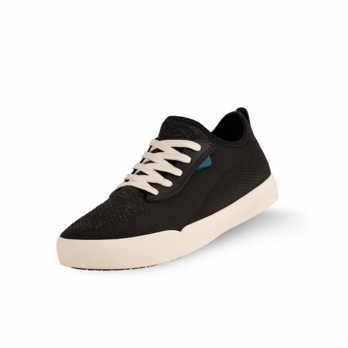 Weekend-AsphaltBlack_OffWhite-3_4View-WhiteBG.jpg