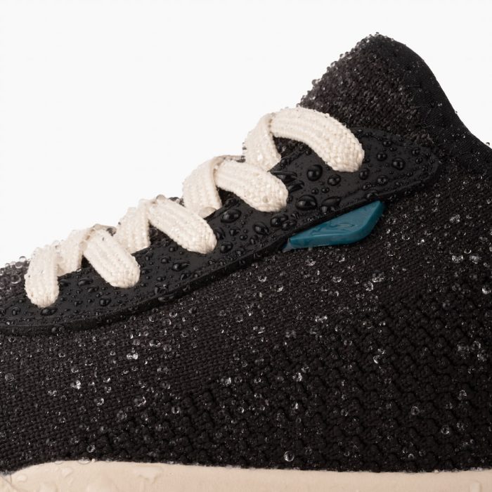 Weekend-AsphaltBlack_OffWhite-Detail-Mid_fe80bc0d-a8f3-4890-86f4-9838f57058b7.jpg