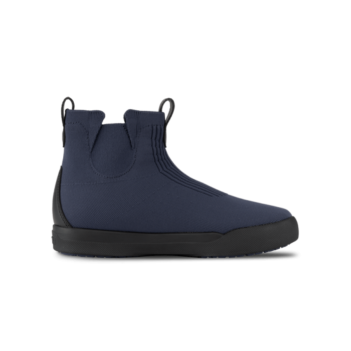 WeekendChelsea-CoastBlue-RightSideView-Transparent-WithShadow_762e9637-76ea-4fea-9890-9640adcc0461.png