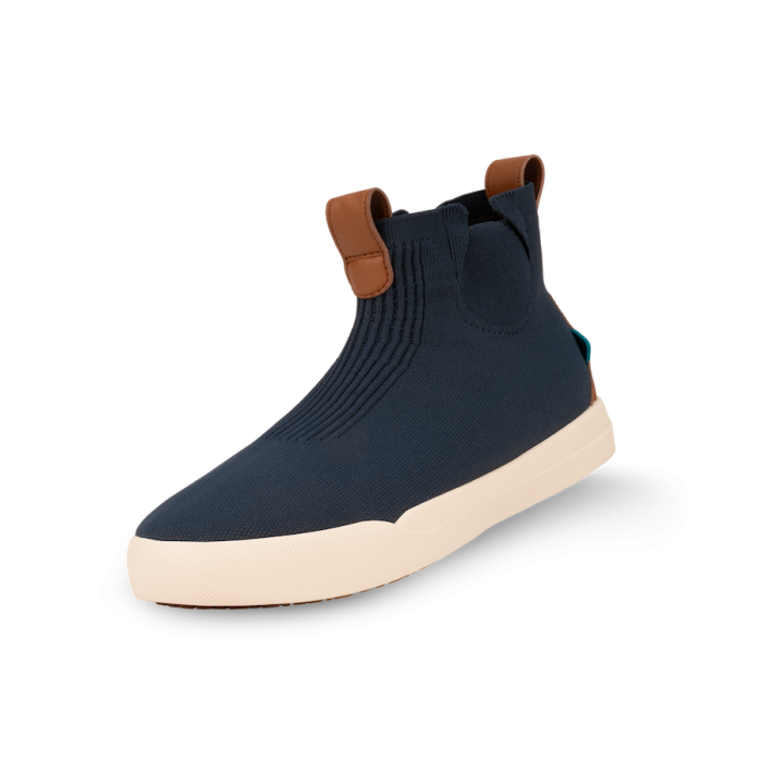 WeekendChelsea-Sea_OffWhite-3_4View-Transparent-WithShadow_71a6a476-8548-4924-82dc-95e46699f27f.png