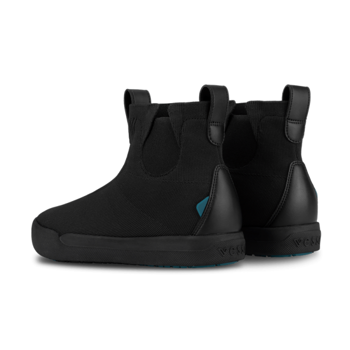 WeekendChelseaBoot-AllBlack-BackView-Transparent-WithShadow.png