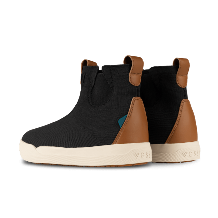 WeekendChelseaBoot-AsphaltBlack-BackView-Transparent-WithShadow.png