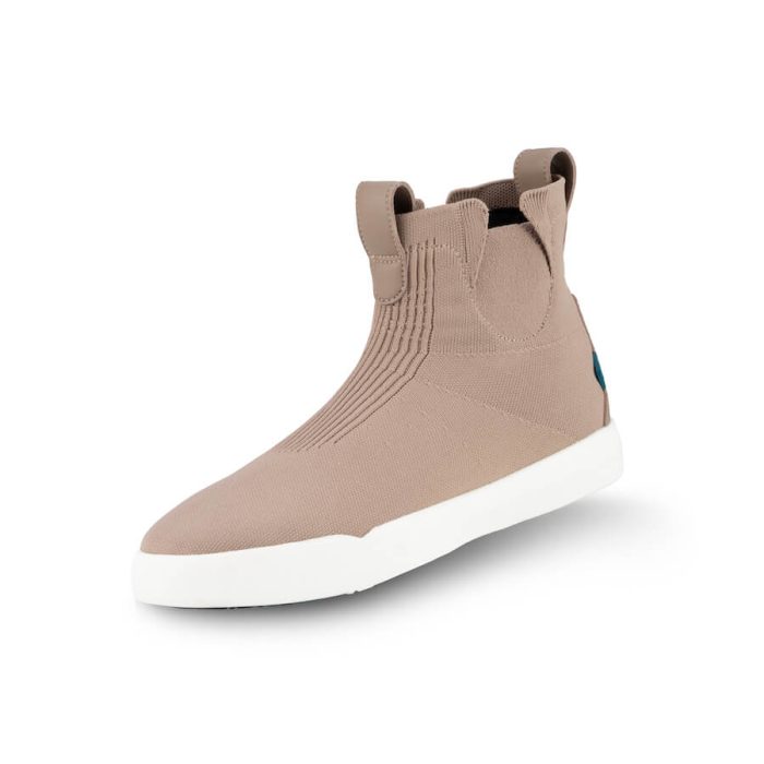 WeekendChelseaBoot-Brown-3_4View-WhiteBG-WithShadow_2a6043a1-dcdd-4d23-9b92-6e0570875d4c.jpg