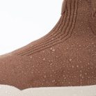 WeekendChelseaBoot-CaramelBrown-DetailShot-Water-Mid_0dd8579a-7c13-466b-b863-7f6daef8c345.jpg