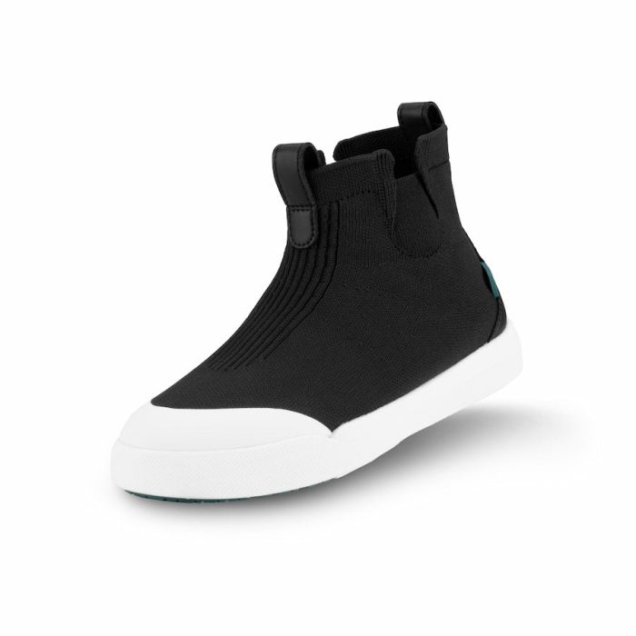 WeekendChelseaKid_sBoots-Black-3_4View-WhiteBG-WithShadow.jpg