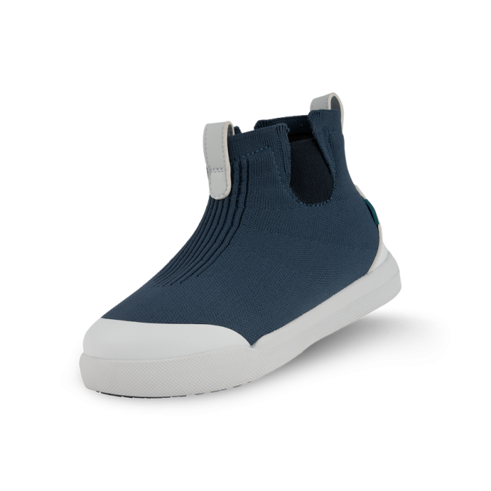 WeekendChelseaKids-Twill_Daydream-3_4View-Transparent-WithShadow.png