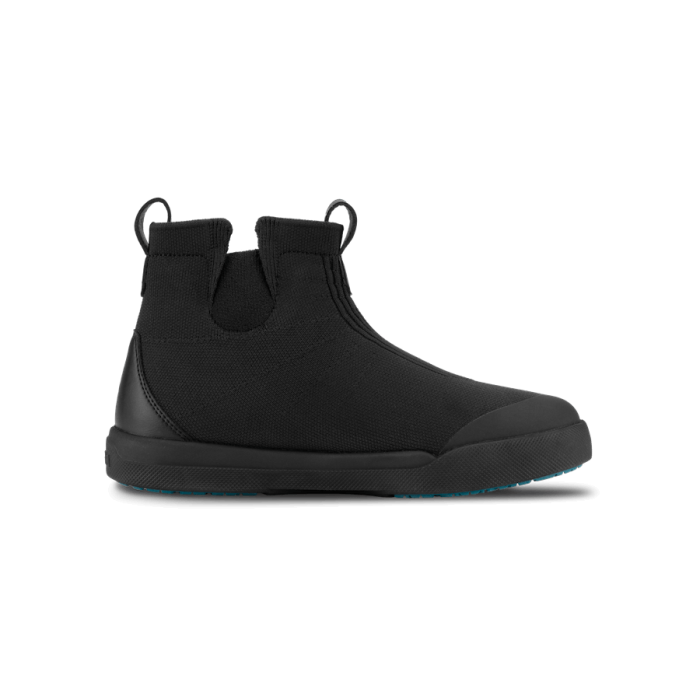 WeekendChelseaKidsBoots-BlackonBlack-RightSideView-Transparent-WithShadow-1.png