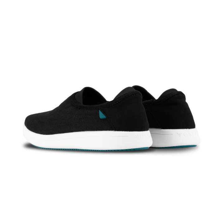 WeekendCozySlippers-Black-BackSideView-Transparent-WithShadow_7cfc3f03-1898-462c-8fbb-bbf905804332.png