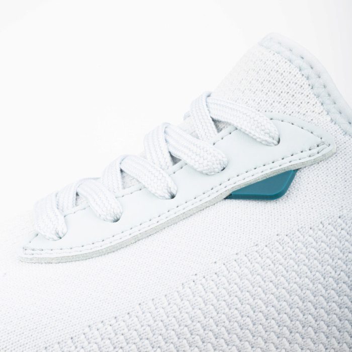 WeekendOnshoreBlue-DetailShot-Mid.jpg